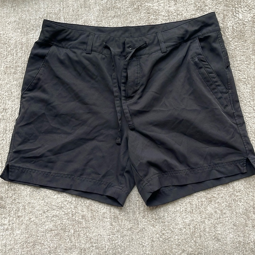 Magellan black shorts